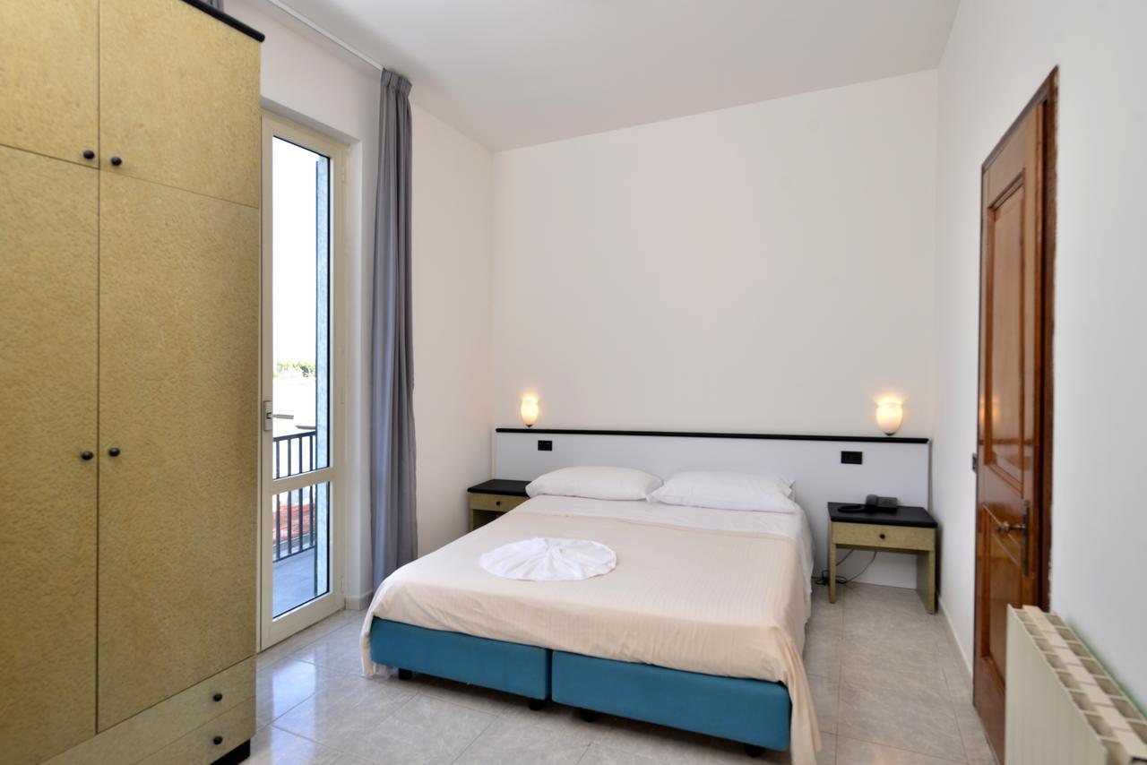 Hotel Garden Bocca Di Magra エクステリア 写真