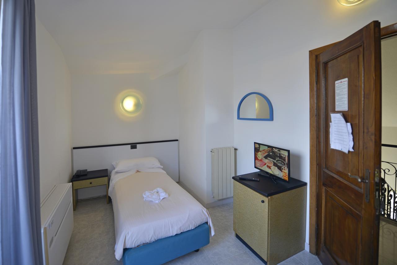 Hotel Garden Bocca Di Magra エクステリア 写真